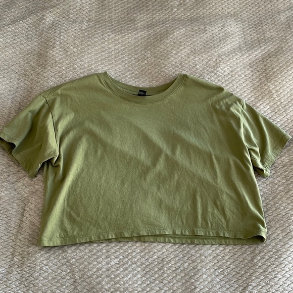 Forever 21 Tops - Green Crop Top